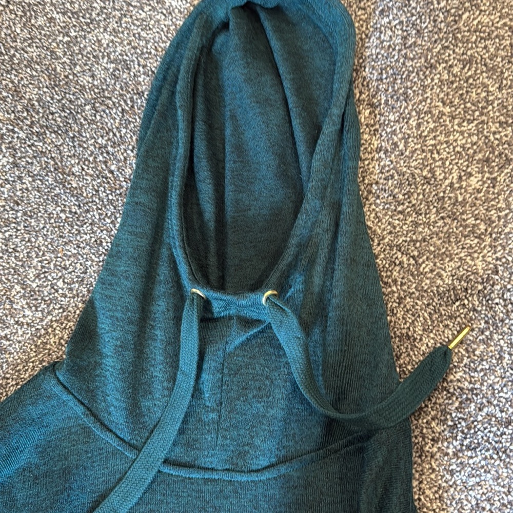 Old navy, size small, never worn, tighter sleeves around wrist, emerald colored - Picture 4 of 5